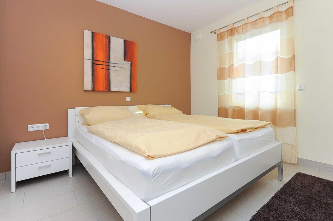 Apartment mit Balkon