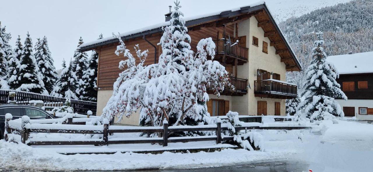 Two-Bedroom Deluxe Apartment with Balcony