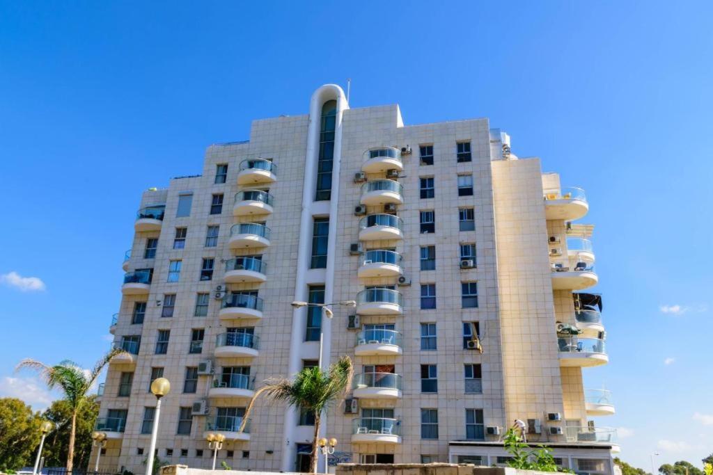 דירת נופש באכזיב עם ג'קוזי מול חוף בננה ביץ Dream Place Achziv - B&B