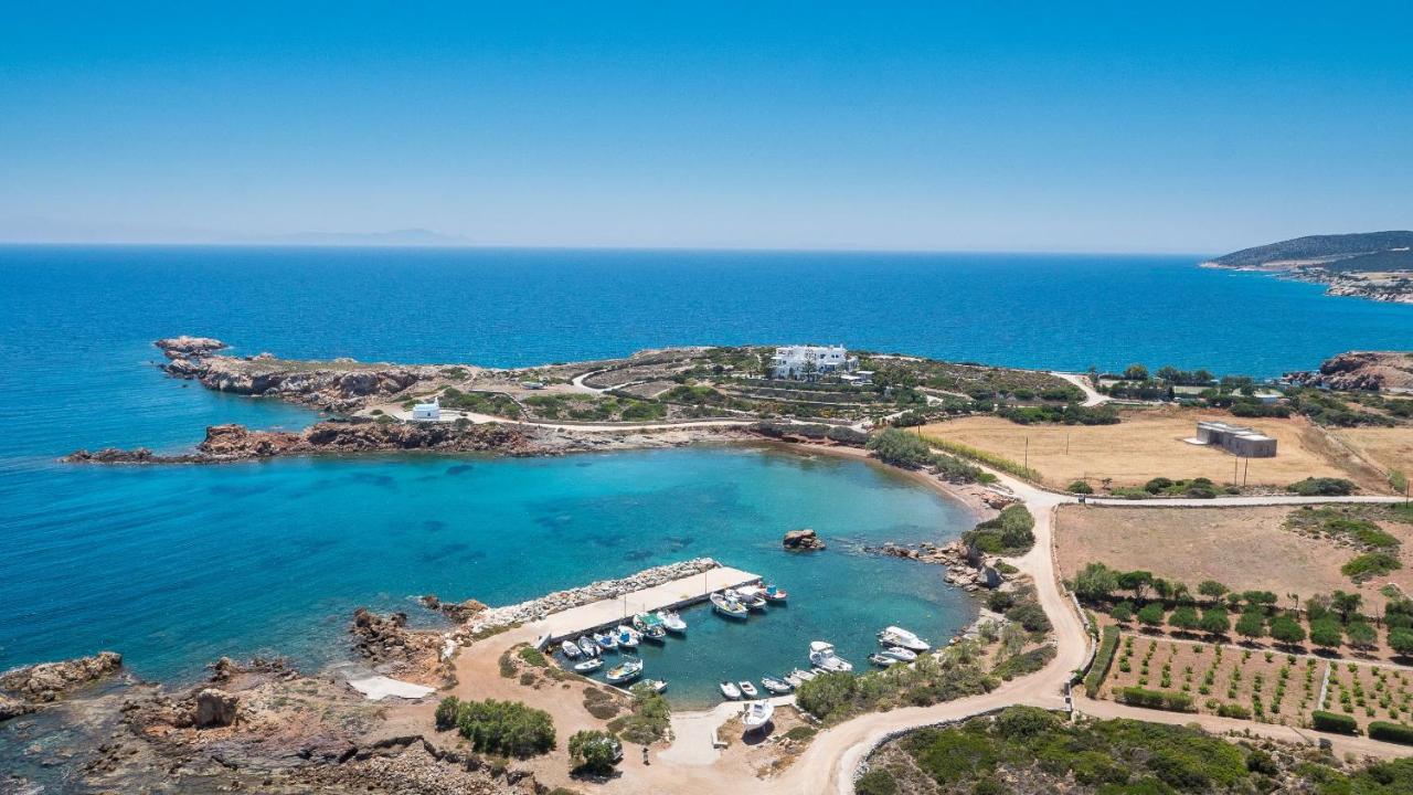 Martineli Residence - A Beachfront Estate - Chambres d’hôtes