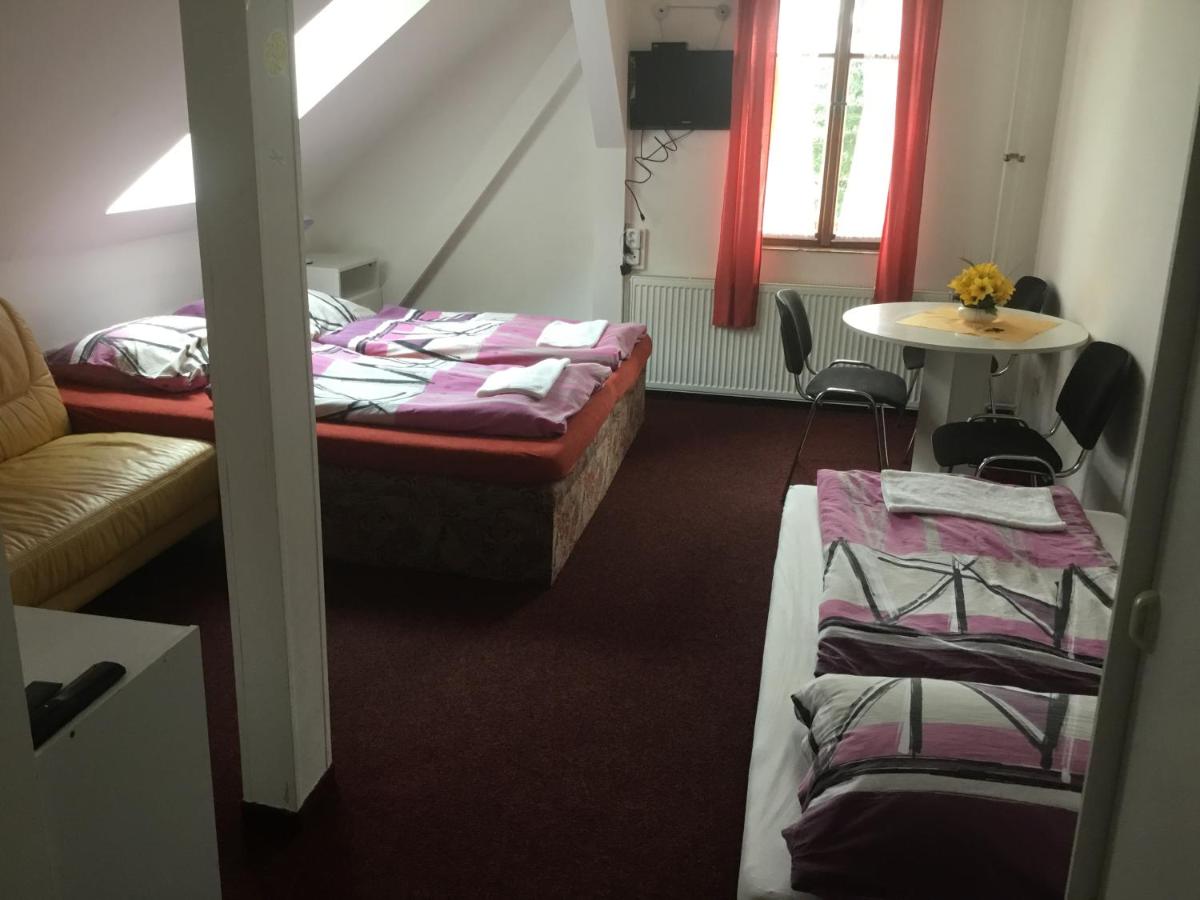 Triple Room with Garden View