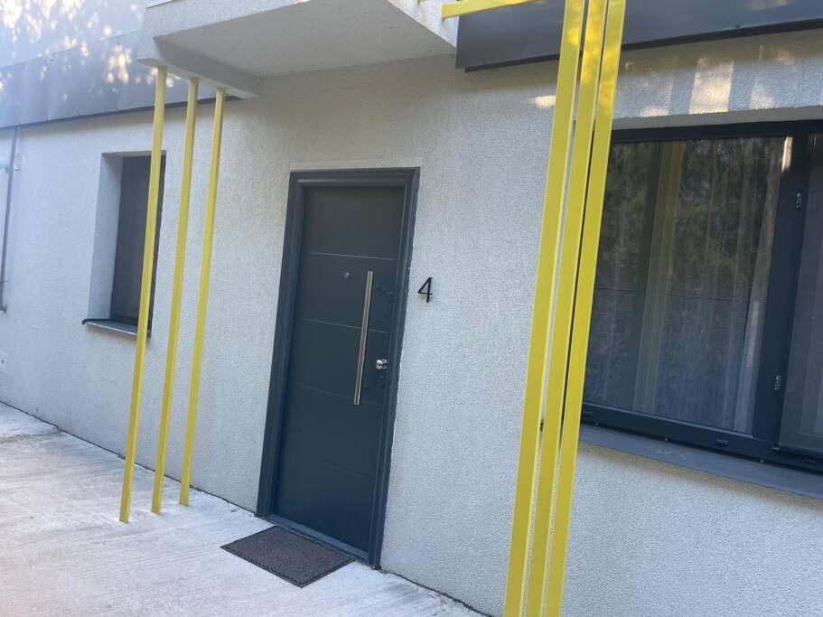 Sky Residence Airport Therme Otopeni 4 - B&B