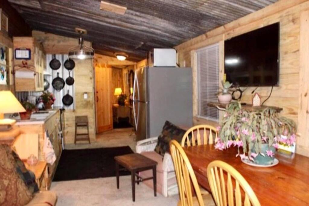 B&B Ludowici - Southern comfort cabin in Ludowici - Bed and Breakfast Ludowici