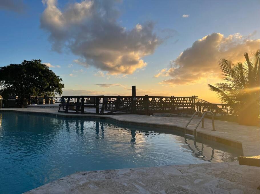 Mid-Century: Caribbean Style - B&B Contant