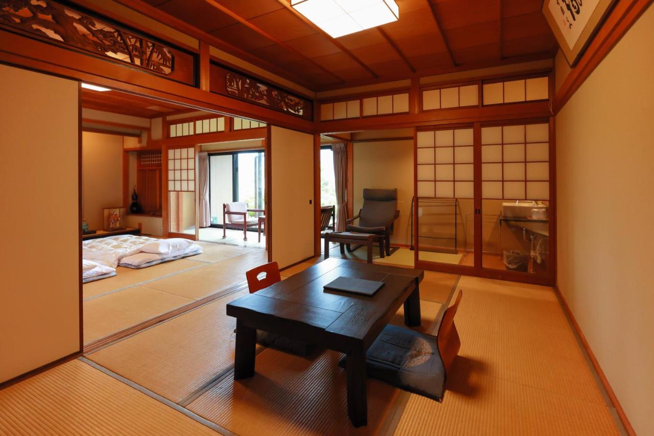 Japanese-Style Superior Room with Sea View
