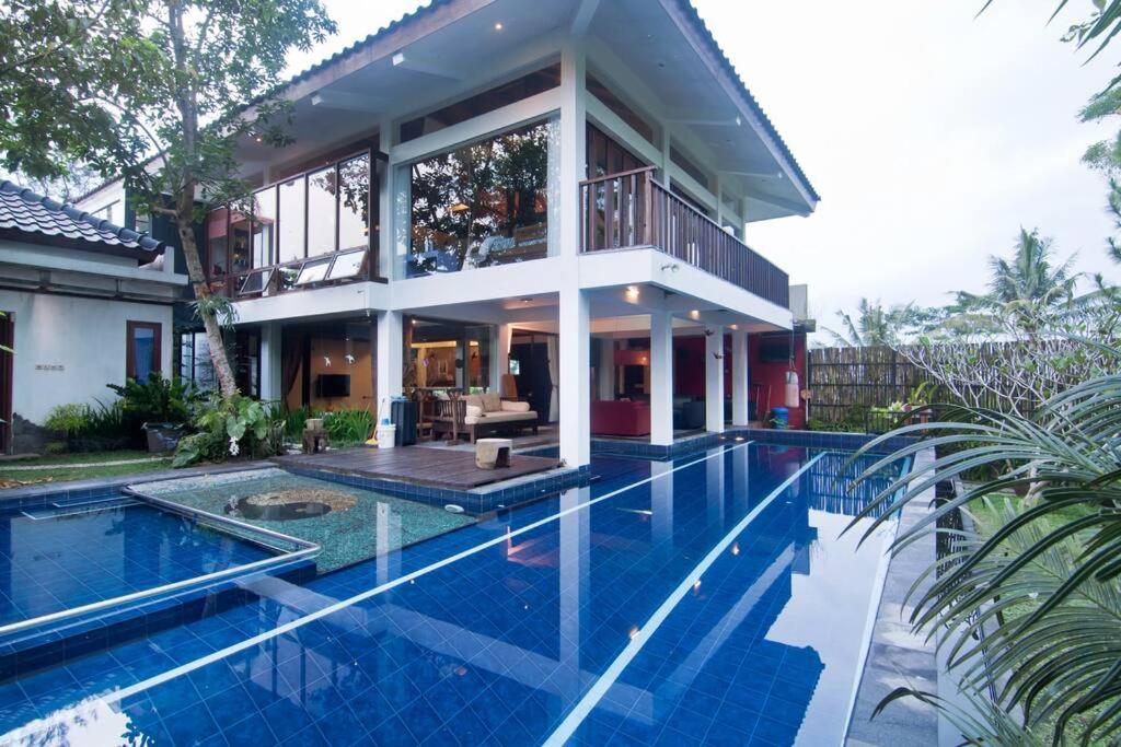 Large House with Swimming Pool-Griya Alcheringa - Ferienwohnung