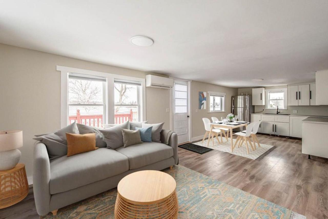 Waterfront House near Pomquet Beach- 2 bedrooms, Pet-Friendly - Chambres d’hôtes