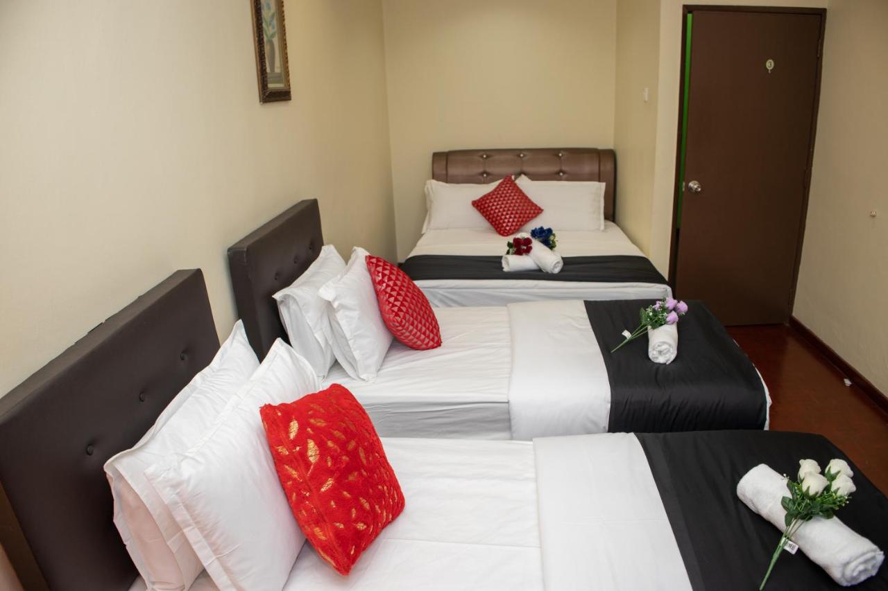 Quadruple Room with Private Bathroom