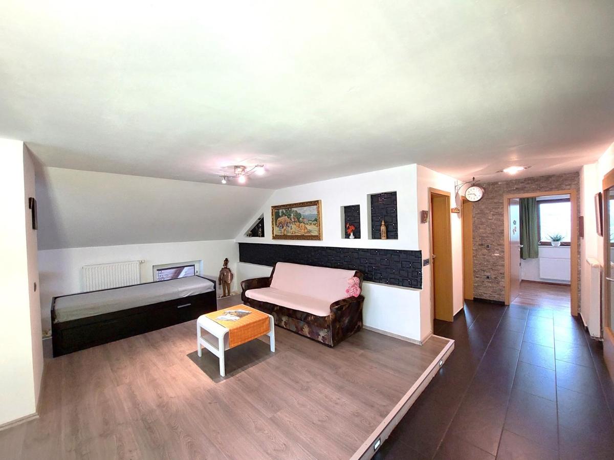 Countryside Apartment Agnes - B&B Šentjošt nad Horjulom