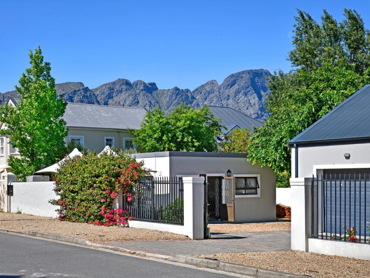 B&B Franschhoek - La Rochelle Cottage - Bed and Breakfast Franschhoek