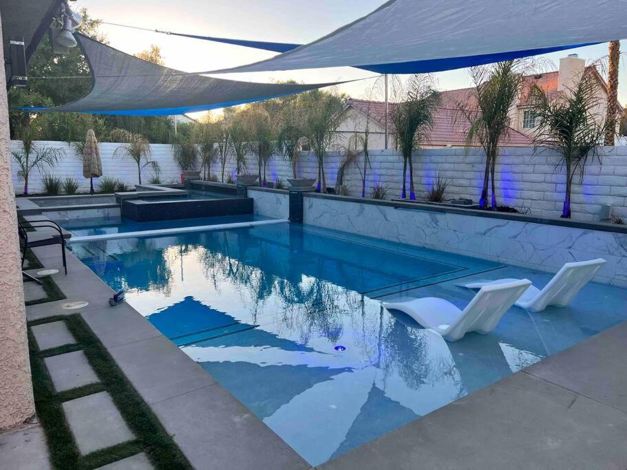 B&B Las Vegas - Plush Las Vegas Retreat 5 min from Strip - Bed and Breakfast Las Vegas