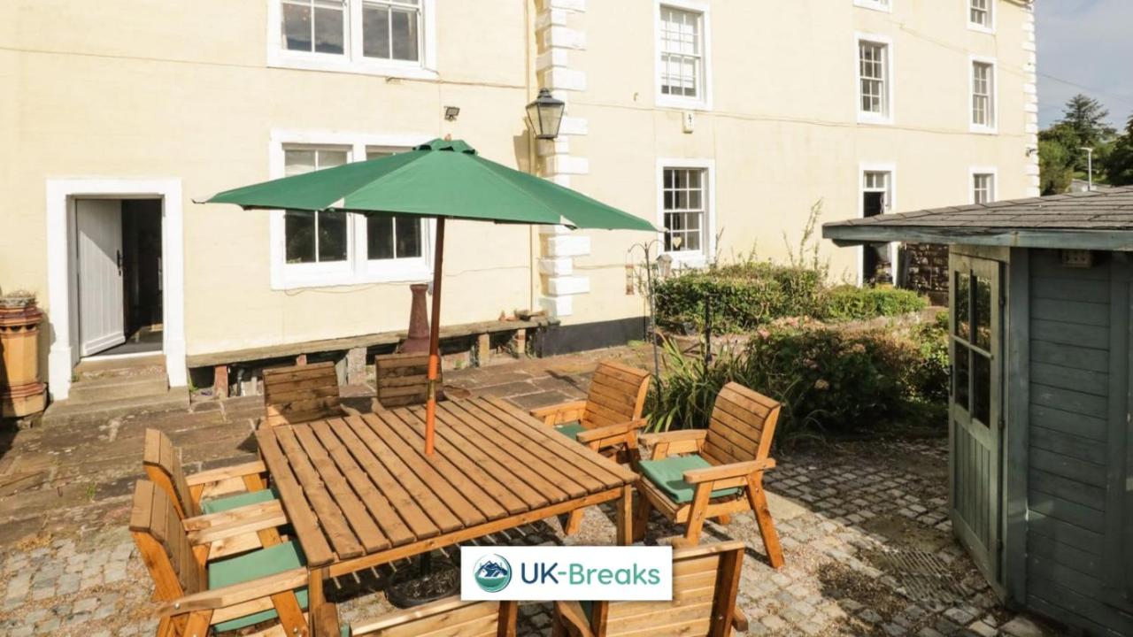 Historic Farmhouse in St Bees Pet friendly - Chambres d’hôtes Saint Bees