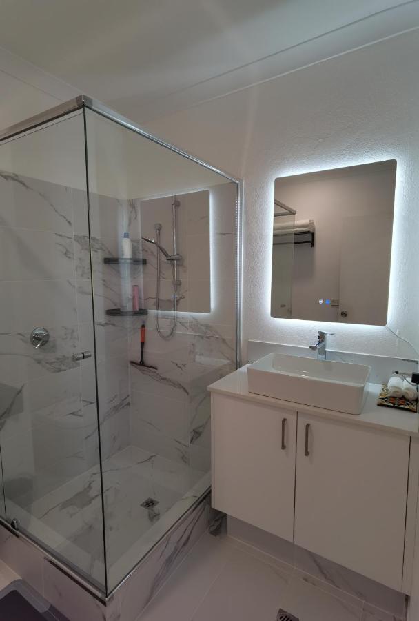Camera Doppia con Letti Singoli con Bagno Privato 
