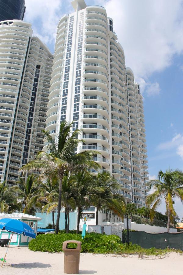 Marenas Resort PRIVATE UNIT daily refresh not included - Bed and Breakfast Sunny Isles Beach