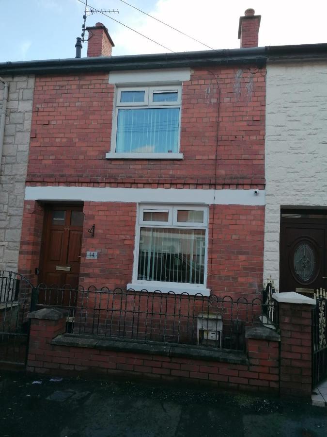 Máire Toiréasa – cosy refurbished property in the Gaeltacht Quarter - Chambres d'hôtes Belfast