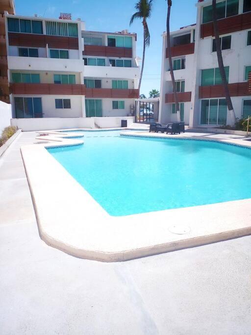 Marina del Sol Resort - beautiful 2 bdrm Sleeps 8 -Ocean front - B&B