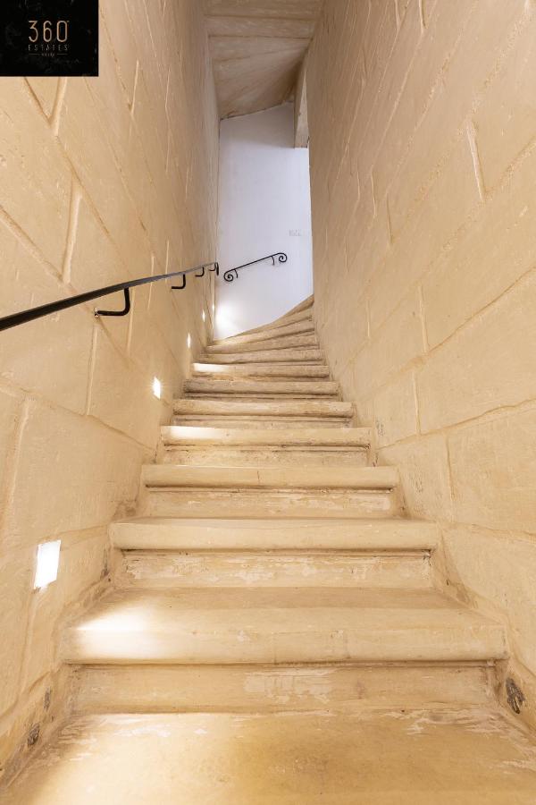 Historical Mdina Gem, Lux HOME with Rooftop Pool by 360 Estates - B&B Mdina
