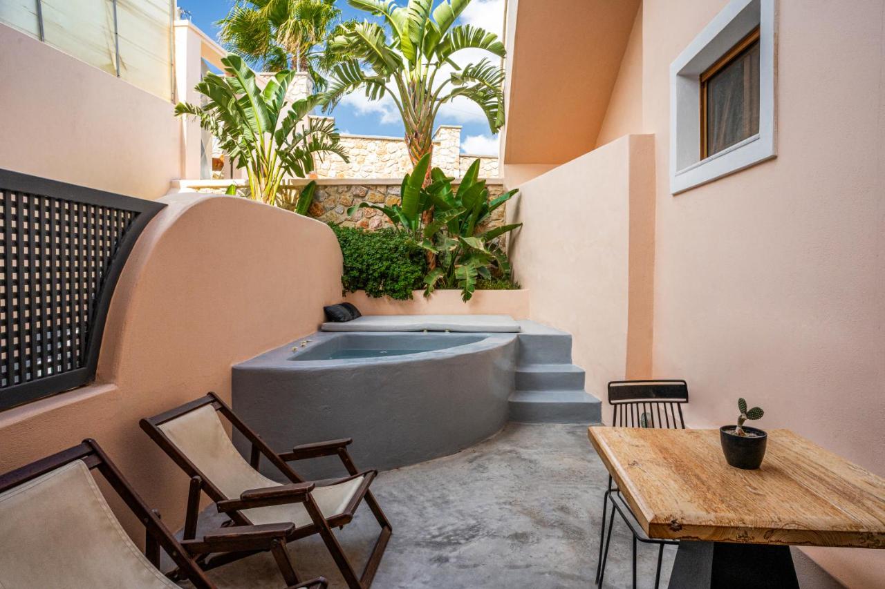 Classic Suite with Garden View and Jetted Tub