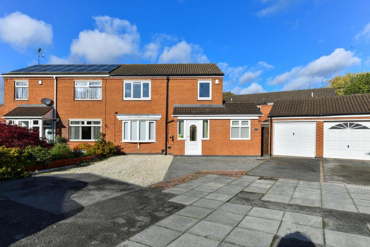 Morgan House- 4 Bed House, Near Nottingham Trent Uni - B&B