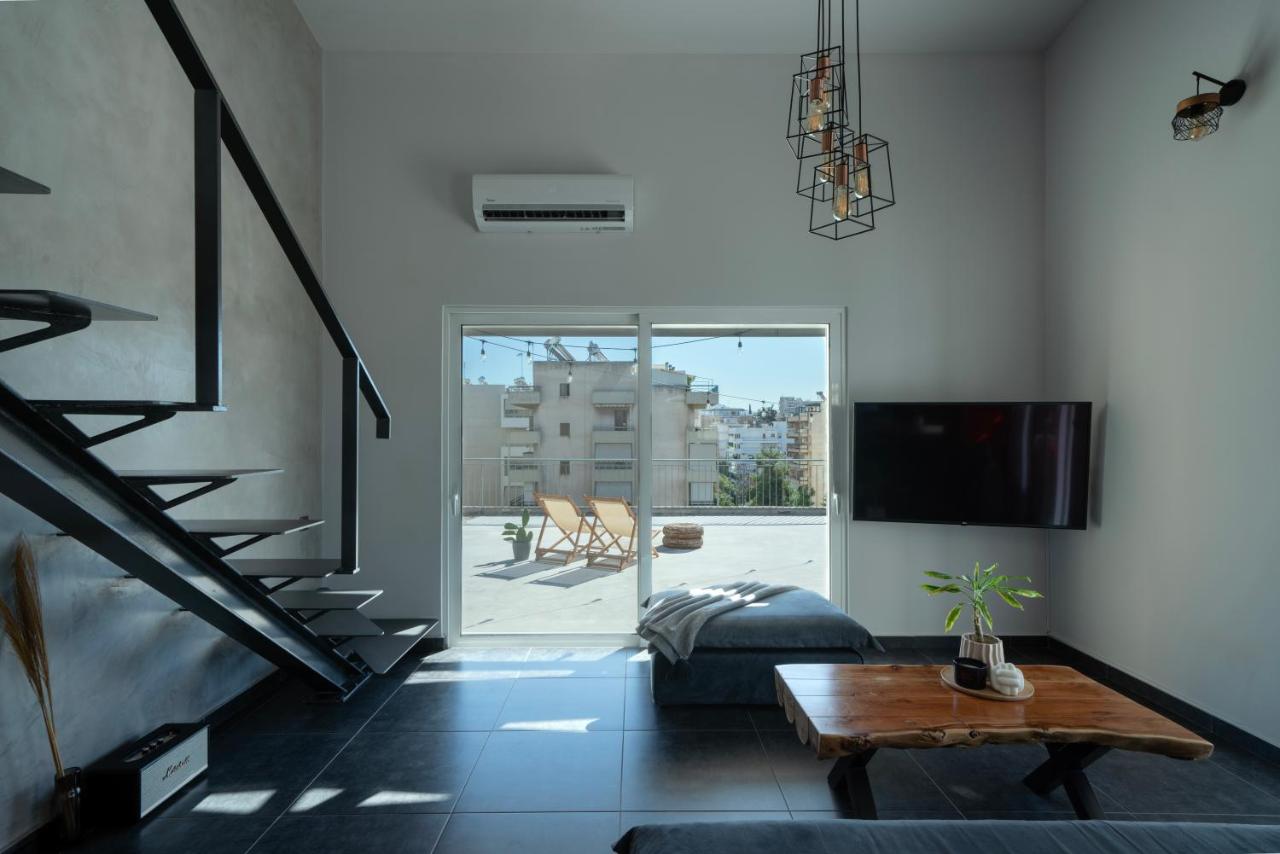 B&B Athens - One Shade of Grey Loft with Private Terrace - Bed and Breakfast Athens