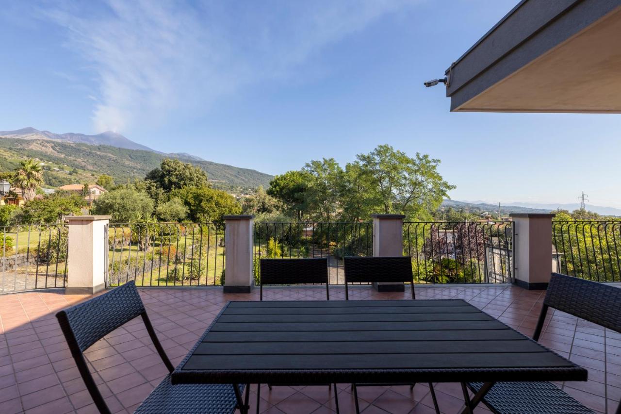 Two-Bedroom Apartment with Mountain View
