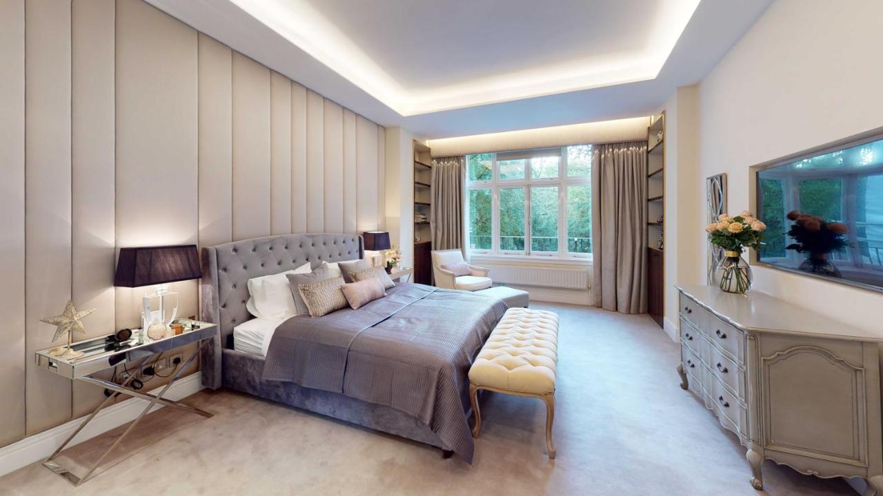 Four-Bedroom Luxury Apartment