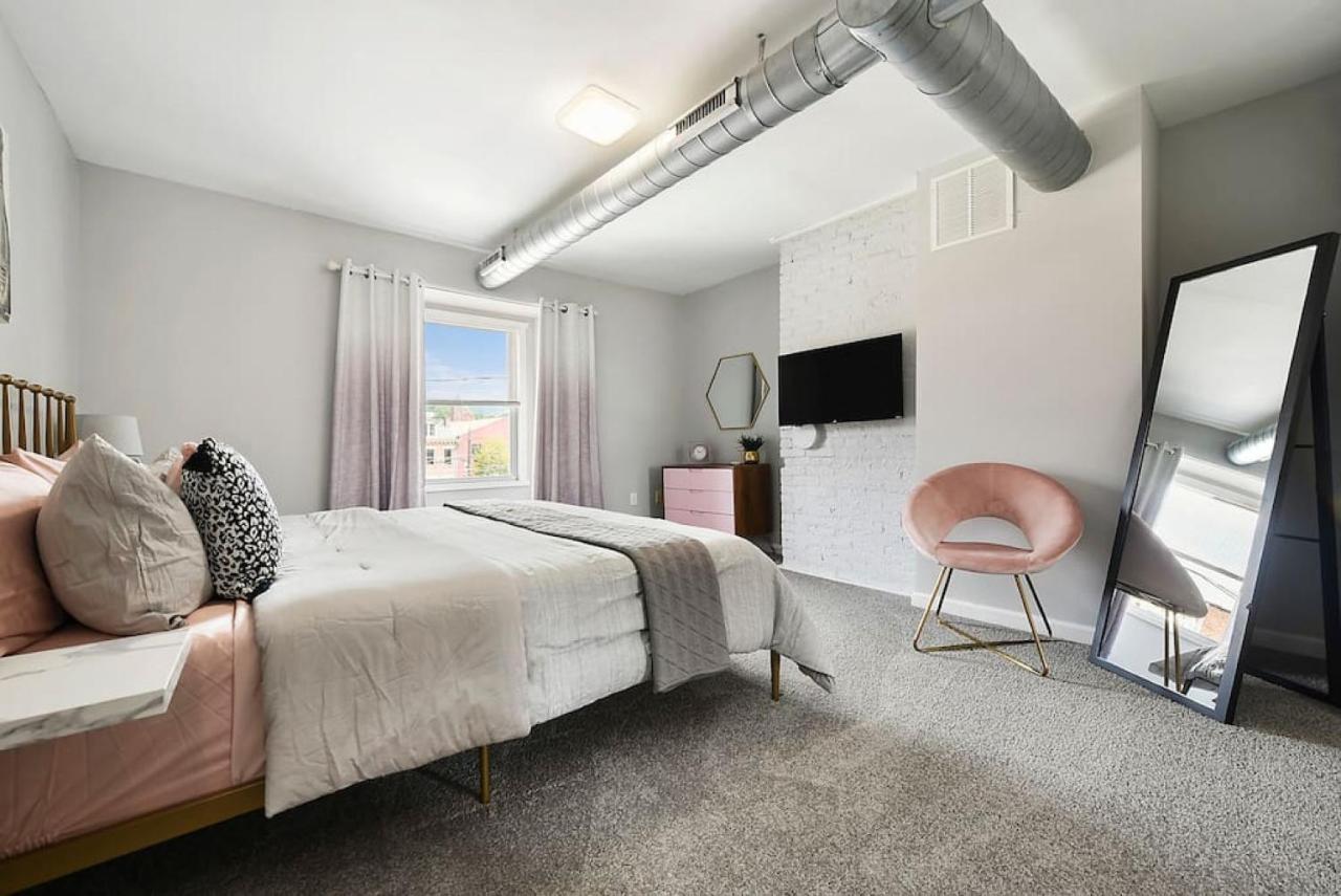 Free Parking, Walk Everywhere, 2 Private bathrooms - B&B