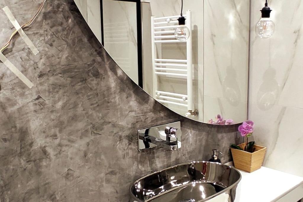 Moris Luxury Apartments 2 - B&B