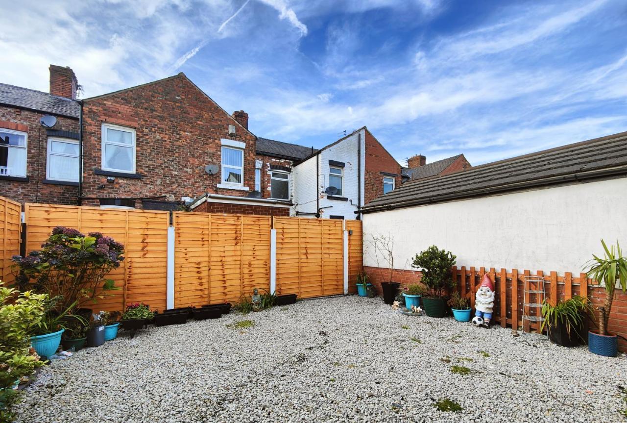 HEYHOO Regent House - Holiday Home With Free Parking - 5 Minutes Drive to Coop Live Arena, Etihad Stadium & Manchester City Centre - Chambres d'hôtes Manchester