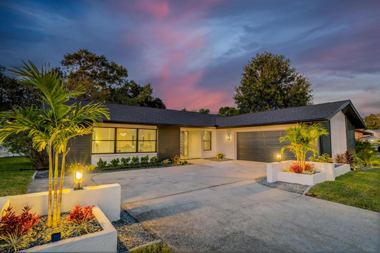 Cozy Clearwater Getaway Beach, Spa, and Luxury - Ferienwohnung Clearwater