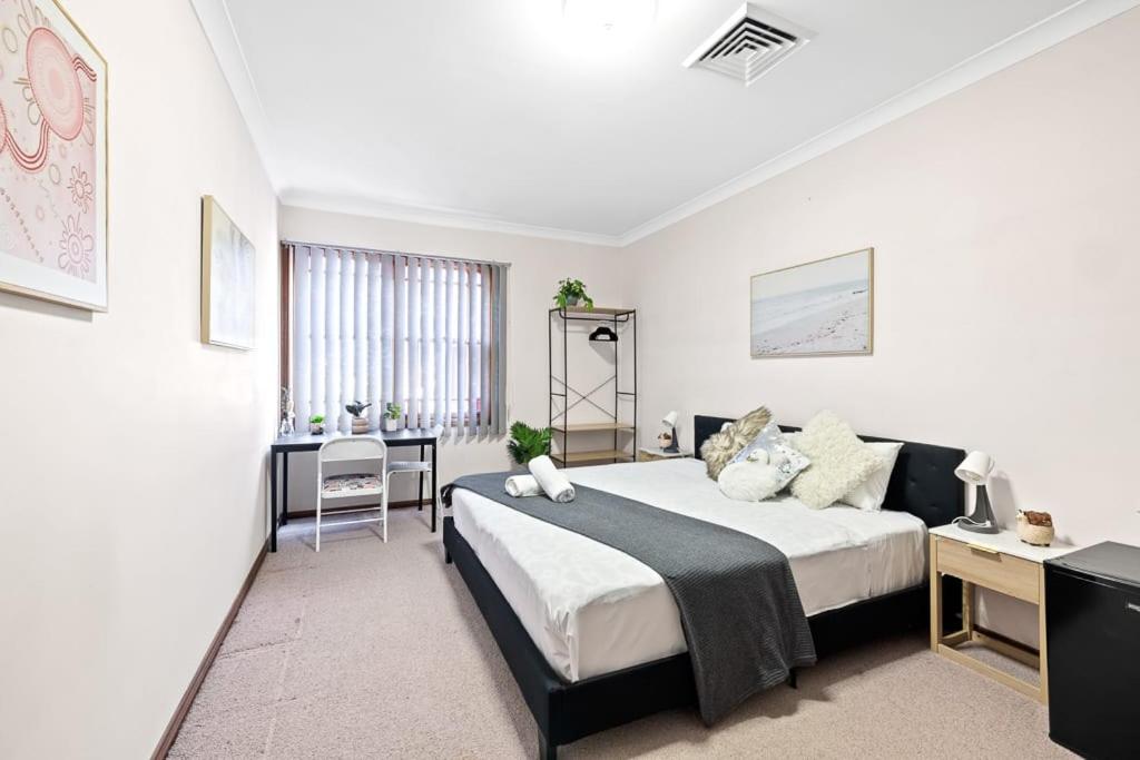 B&B Pymble - King-size Bedroom in Gordon near Train & Bus - Bed and Breakfast Pymble