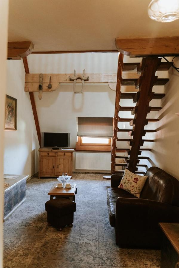 Studio - Split Level