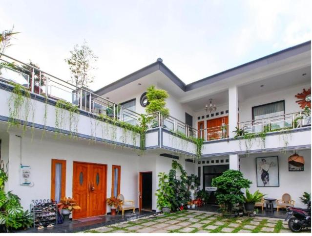 B&B Surakarta - Nexdeco House Homestay Syariah Solo - Bed and Breakfast Surakarta