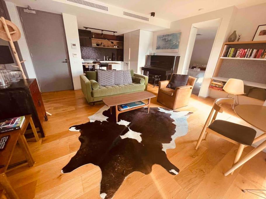 B&B Melbourne - Modern Apartment in Flawless Fitzroy+WIFI - Bed and Breakfast Melbourne