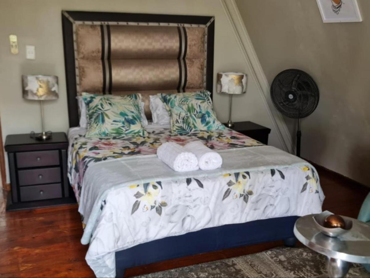 Camera Queen Superior