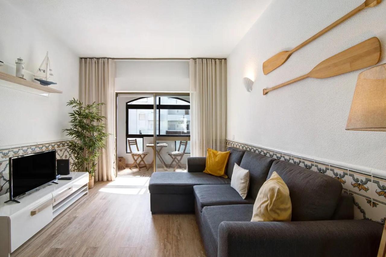 Blue wave escape apartment -T1 perto da praia com varanda - B&B Albufeira