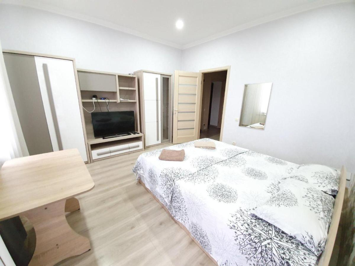 Ultracentral Apartments with 2 Rooms at Stefan cel Mare - B&B Chişinău