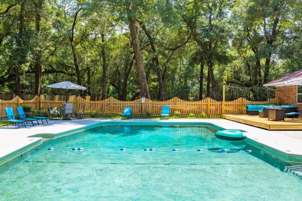 Golden Isles Lrge Home- Huge Pool, Hot Tub, Game Rm - B&B