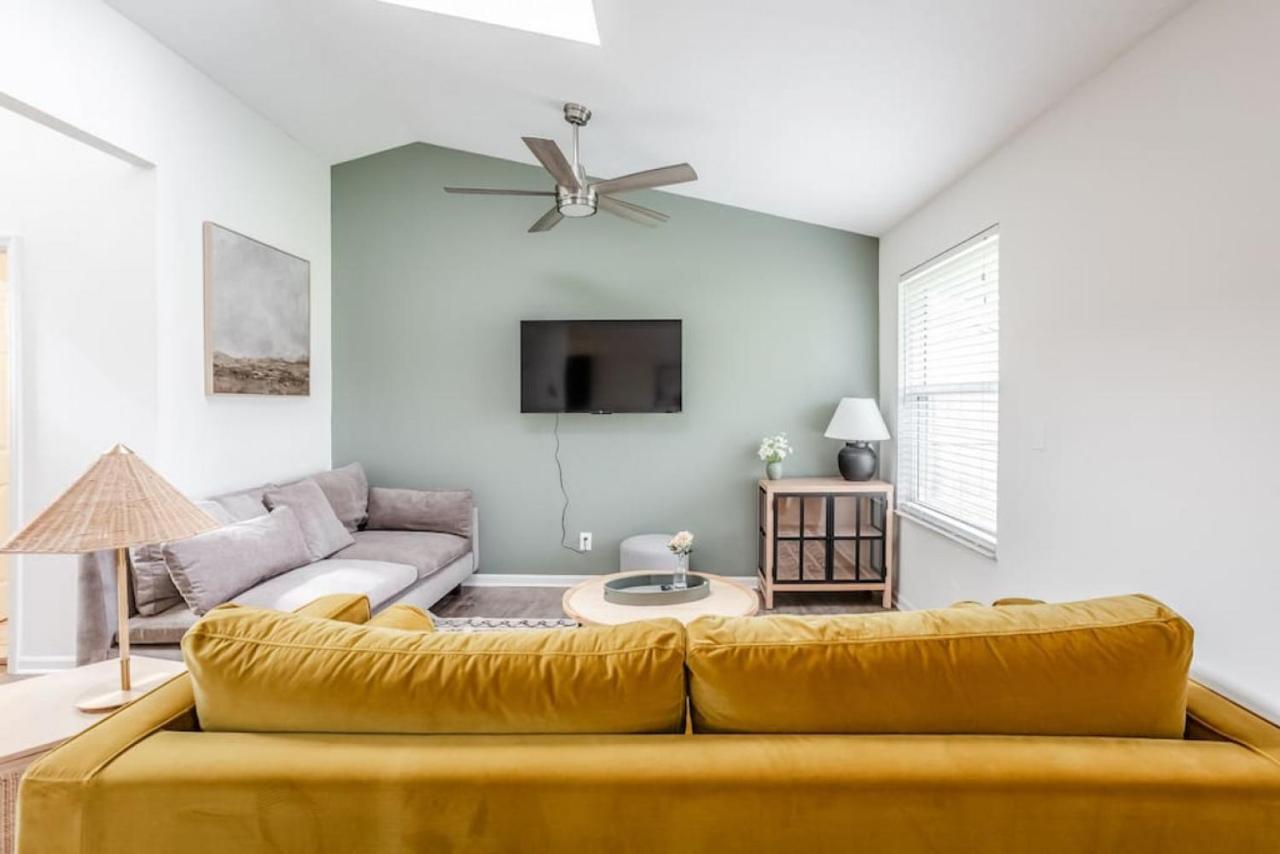 Calm and Peaceful 3B King Beds by Liberty Hospital - B&B