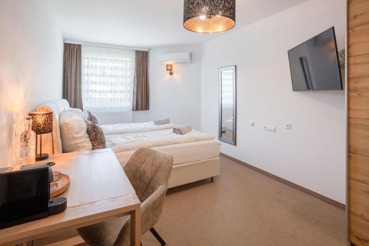 Twin Room with Private Bathroom