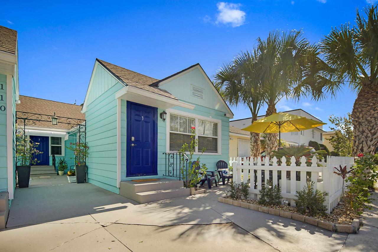 B&B Lake Worth - Steps to Beach & Downtown! Cozy Beach Bungalow #3 - Bed and Breakfast Lake Worth