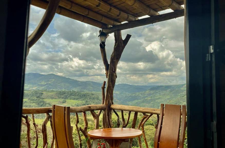 Camera Familiare con Vista Montagna