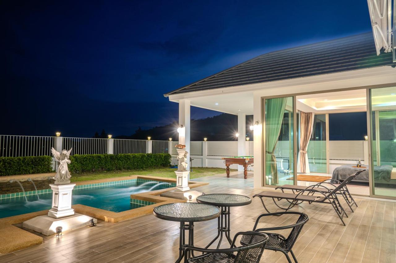 Prime Twilight 4-Bedroom Pool Villa with Mountains - B&B