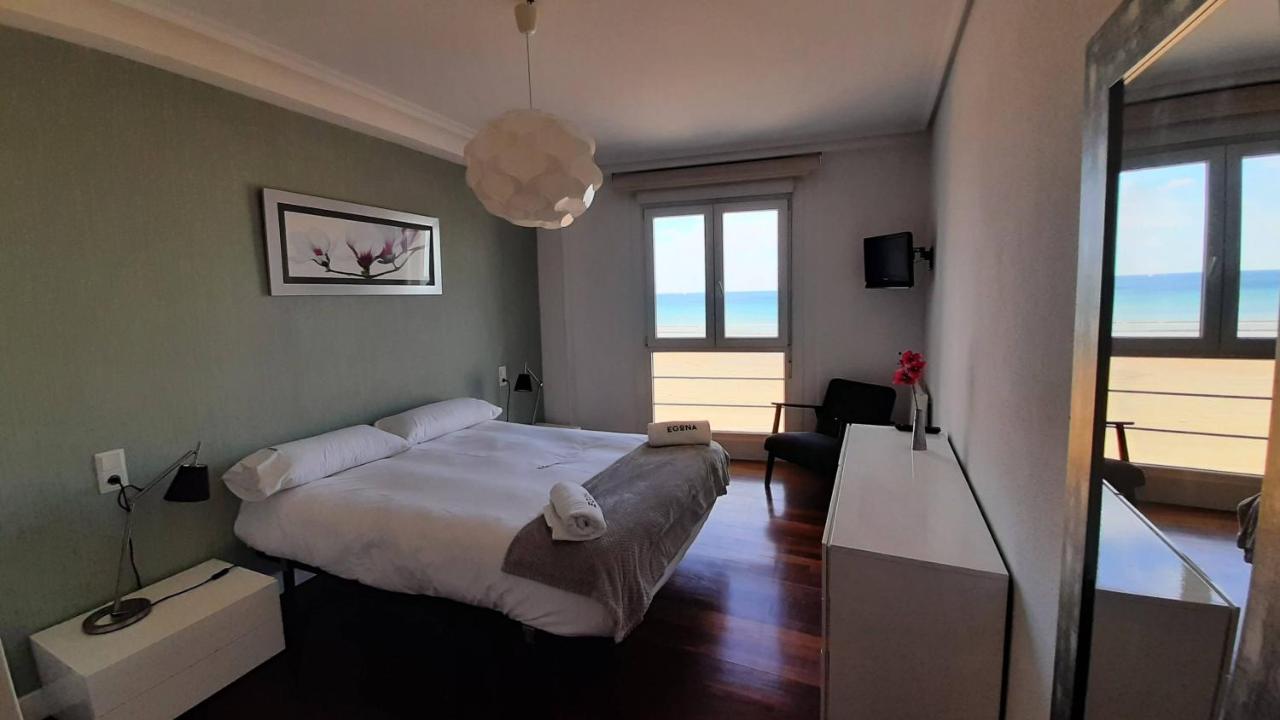 Bañeru 3 Vivienda en 1 línea de playa centro ciudad by Egona - Chambres d'hôtes Zarautz