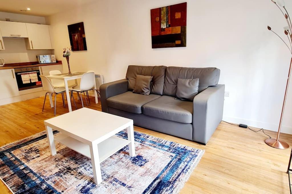 2 bed central manchaster with private entrance - Ferienwohnung Manchester