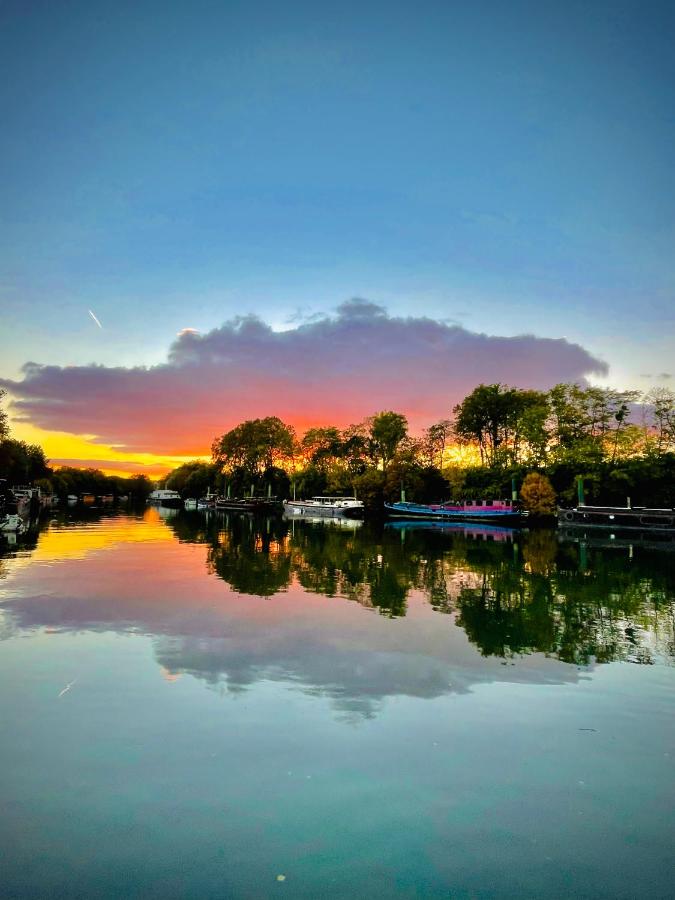 Cabine sur péniche à Bagatelle - Bed and Breakfast Parijs