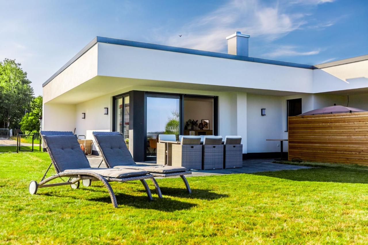 Hangar 19 Luxusbungalow am See mit Kamin 3 - B&B