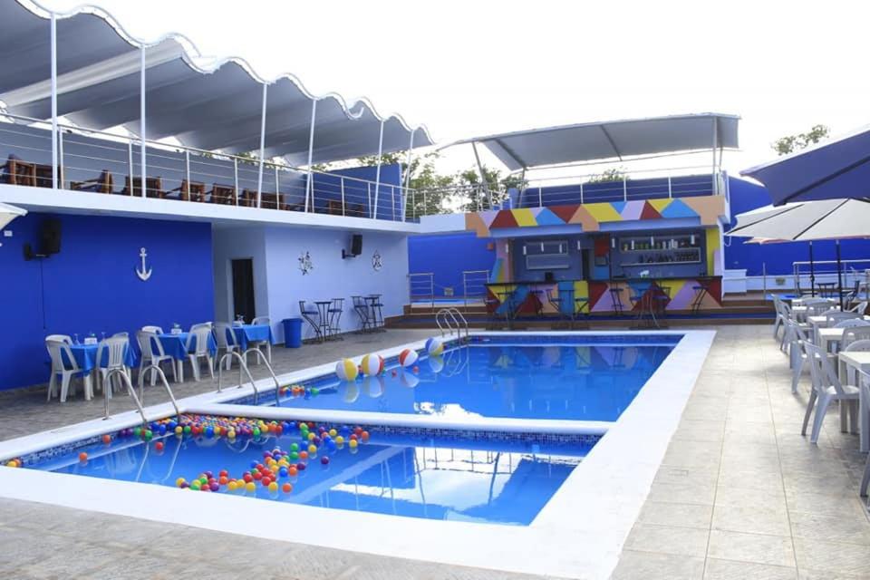 OceanSide Hotel & Pool - B&B