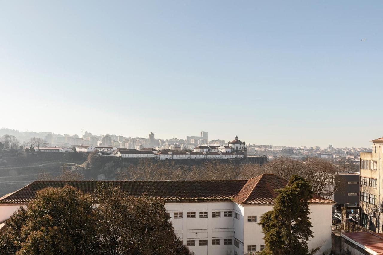 Appartamento con 3 Camere da Letto, Balcone e Vista Città