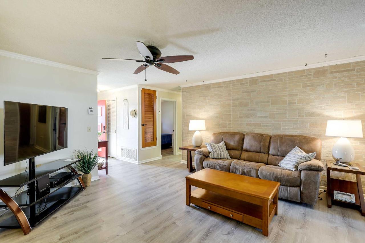 Merritt Island Home with Patio, 10 Mi to Cocoa Beach - Bed and Breakfast